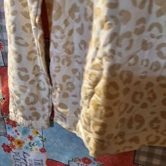 NWT CAT & JACK GIRLS PRINTED FRENCH TERRY PULLOVER SWEAT SHIRT - Picture 4 of 12